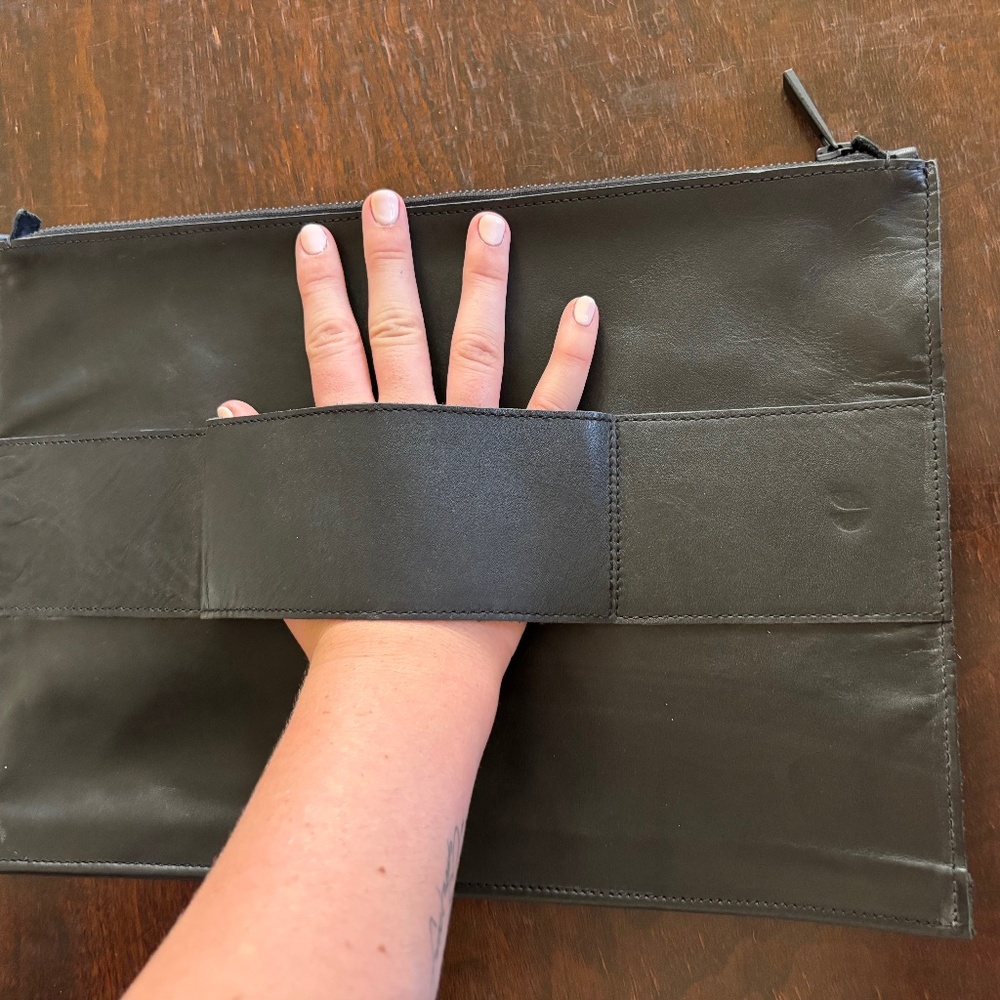 BLACK LEATHER LAPTOP ZIPPERED ENVELOPE/SLEEVE/CLUTCH - FITS 13" LAPTOP - NWOT - Picture 13 of 13